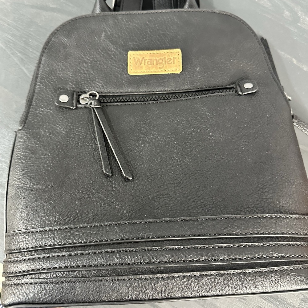 Wrangler Classic Dome‎ Zippered Backpack Black 11x11 EUC